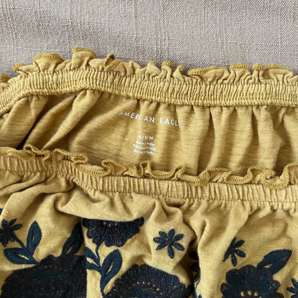 American Eagle off the shoulder size M